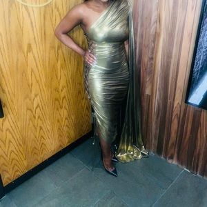 Ellae Lisque -Trophy Wife - Metallic Gold . Size Small .